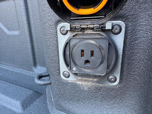 Used 2022 Chevrolet Silverado 2500 Custom w/ Gooseneck/5TH Wheel Package image 12