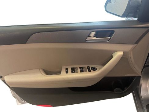Used 2017 Hyundai Sonata SE w/ Cargo Package image 12