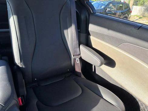 Certified 2025 Kia Carnival EX FWD image 21