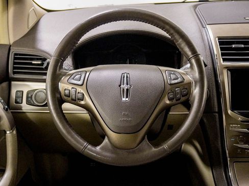 Used 2015 Lincoln MKX FWD w/ Equipment Group 101A image 21