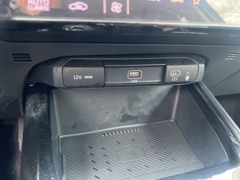 Certified 2024 Kia Niro EX image 58