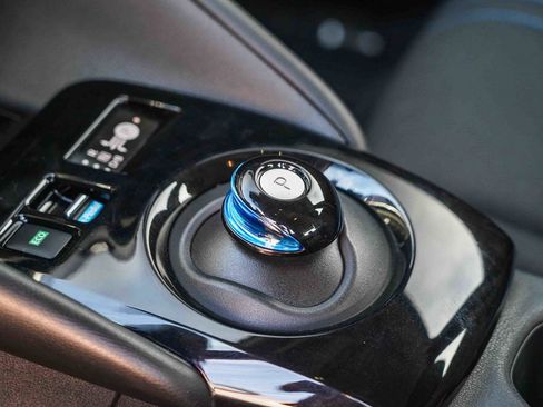 Used 2021 Nissan Leaf SV image 16