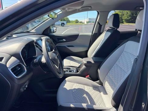 Used 2018 Chevrolet Equinox LT FWD image 24
