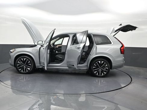 Used 2025 Volvo XC90 T8 Plus AWD/4WD image 35