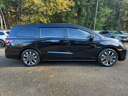 Used 2025 Honda Odyssey Elite image 8