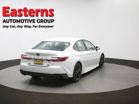 Used 2025 Toyota Camry SE w/ Convenience Package FWD image 39