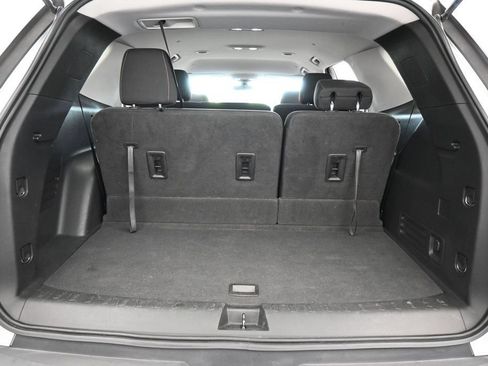 Used 2020 Chevrolet Traverse LS FWD image 32