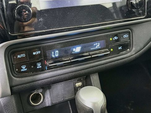Used 2017 Toyota Corolla LE w/ Carpet Mat Package (TMS) FWD image 20