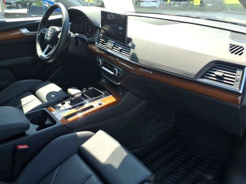 Used 2023 Audi Q5 e Premium Plus w/ Premium Plus Package AWD/4WD image 2