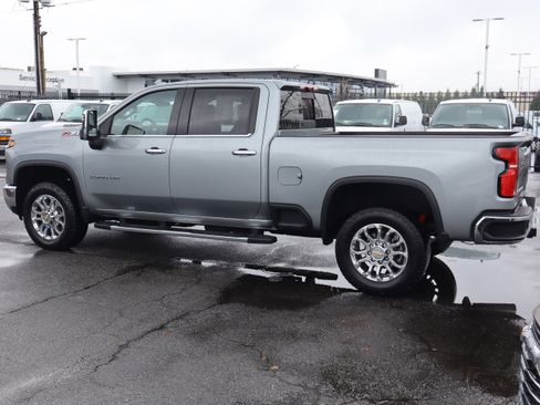 Used 2025 Chevrolet Silverado 2500 LTZ w/ LTZ Plus Package image 8
