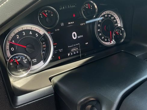 Used 2018 RAM 1500 Laramie w/ Convenience Group AWD/4WD image 26