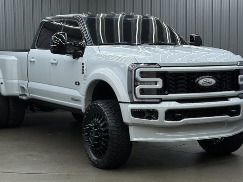 Used 2026 Ford F450 Platinum w/ FX4 Off-Road Package AWD/4WD image 7