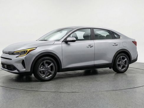 Used 2025 Kia K4 LXS image 3
