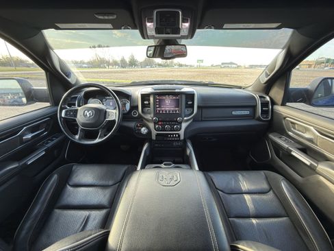 Used 2019 RAM 1500 Laramie w/ Sport Appearance Package image 9