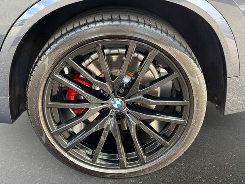 Used 2021 BMW X5 M50i image 14