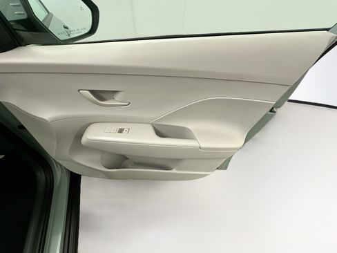 Used 2025 Hyundai Kona SEL AWD/4WD image 32