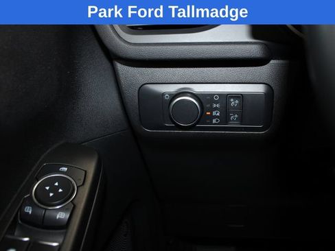 Used 2022 Ford Escape SE w/ Cold Weather Package FWD image 17
