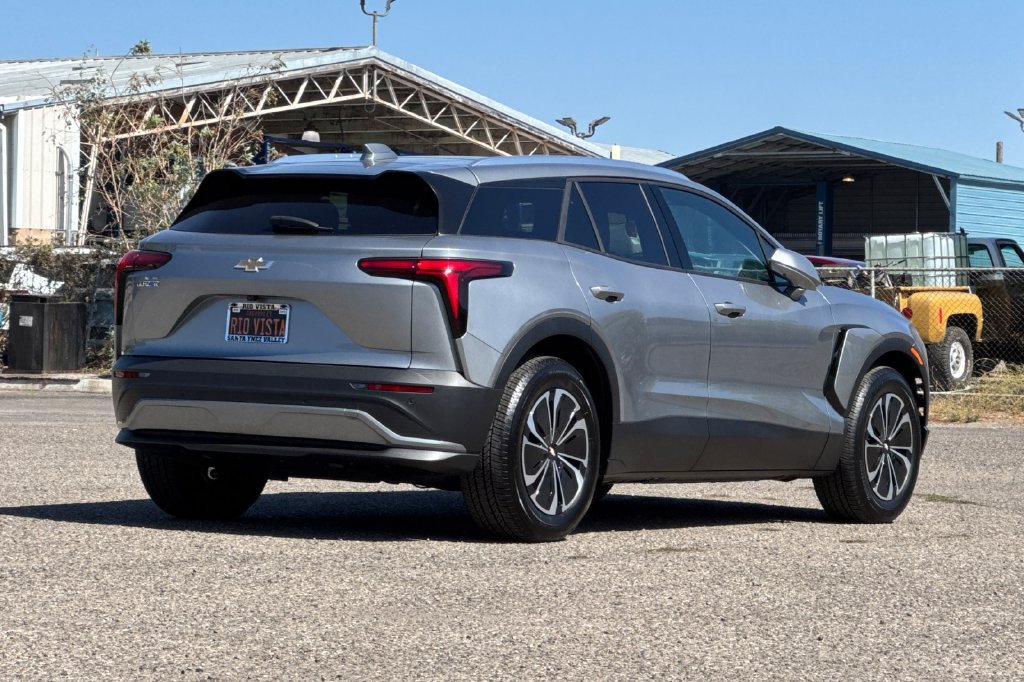 Used 2025 Chevrolet Blazer EV LT FWD image 4