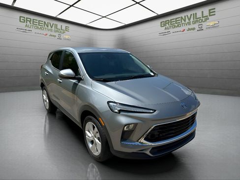Used 2025 Buick Encore GX Preferred FWD image 3
