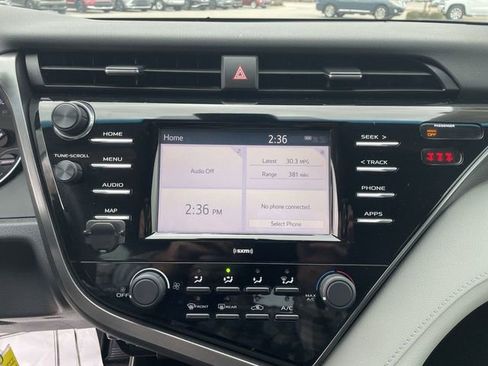 Used 2020 Toyota Camry LE image 17