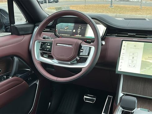 New 2025 Land Rover Range Rover SE image 24