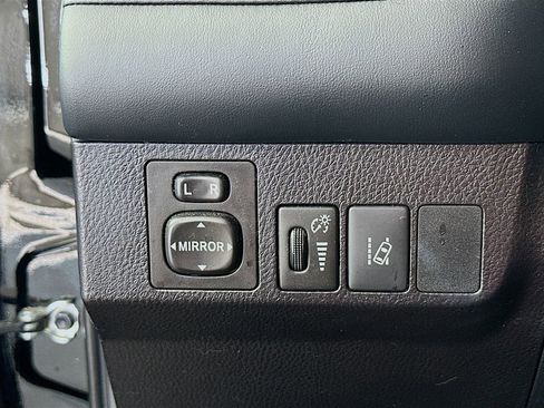 Used 2018 Toyota RAV4 Limited w/ All Weather Liner Package image 10