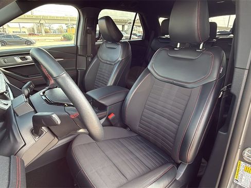 Used 2025 Ford Explorer ST-Line image 15