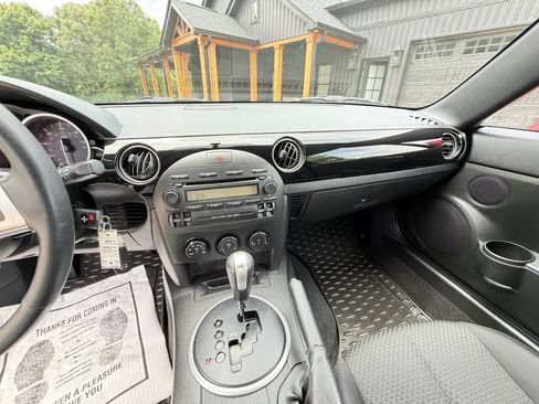 Used 2007 MAZDA MX-5 Miata Touring RWD image 15