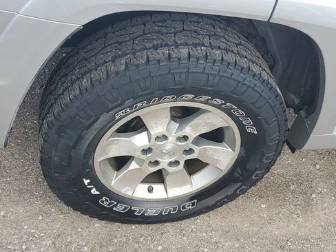 Used 2010 Toyota 4Runner SR5 AWD/4WD image 5