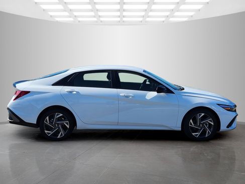 New 2025 Hyundai Elantra Sport image 6