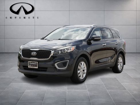 Used 2017 Kia Sorento FWD w/ LX Convenience Package image 1