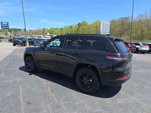 New 2025 Jeep Grand Cherokee Altitude AWD/4WD image 6