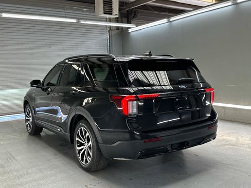 Used 2025 Ford Explorer ST-Line w/ Premium Package RWD image 7