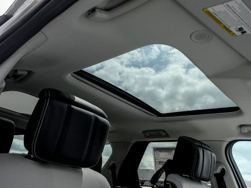 New 2026 Land Rover Discovery Dynamic SE AWD/4WD image 22