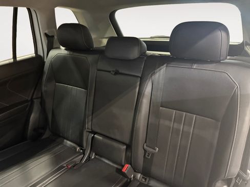 Used 2022 Volkswagen Tiguan SE image 14