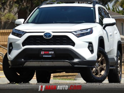 Used 2023 Toyota RAV4 AWD Hybrid image 2