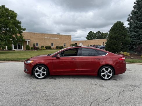 Used 2014 Ford Fusion SE FWD image 2