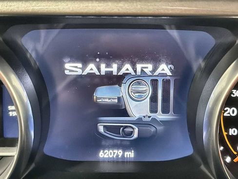 Used 2021 Jeep Wrangler Unlimited Sahara AWD/4WD image 17