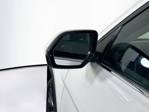 Used 2024 Volkswagen Atlas SE image 16