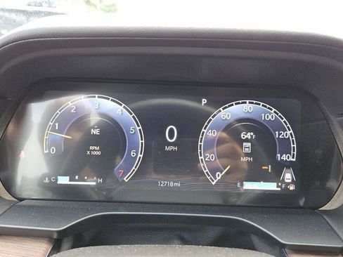 Used 2025 Jeep Grand Cherokee Summit AWD/4WD image 26