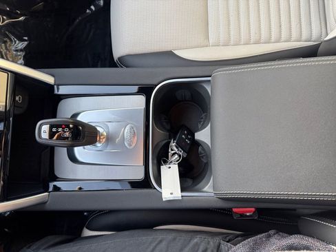 New 2023 Land Rover Discovery Sport S R-Dynamic image 22