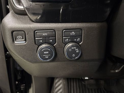 Used 2023 Chevrolet Silverado 1500 LT image 25