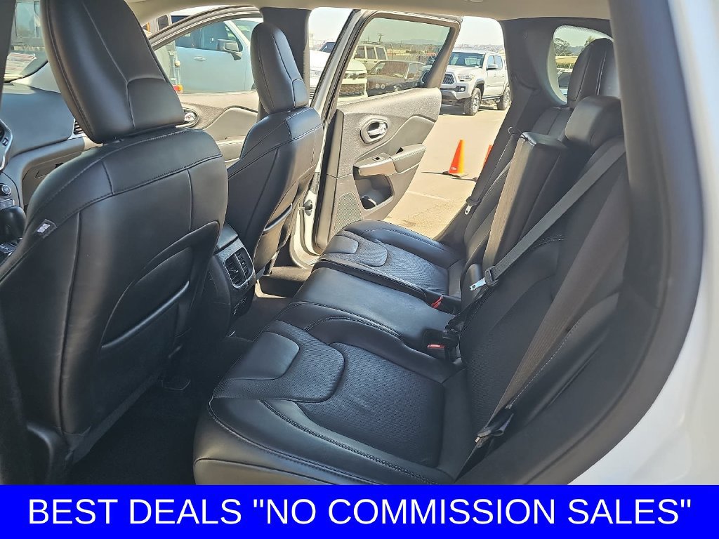 Used 2021 Jeep Cherokee Latitude Lux w/ Comfort/Convenience Group AWD/4WD image 14