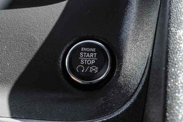 Used 2013 Dodge Challenger R/T RWD image 19