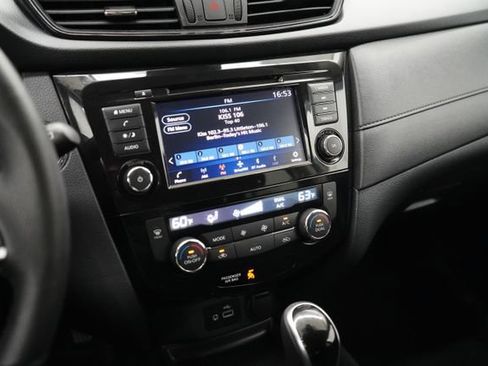 Used 2020 Nissan Rogue SV AWD/4WD image 25