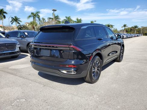 New 2026 Lincoln Nautilus Premier AWD/4WD image 4