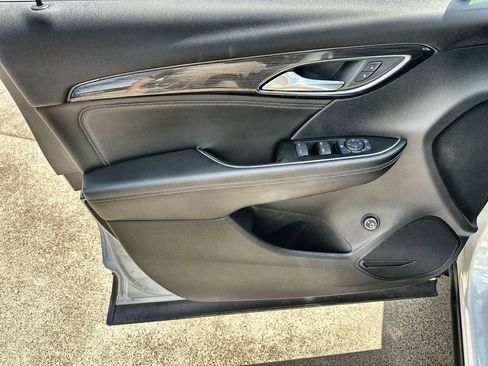 Used 2022 Buick Envision Preferred image 21