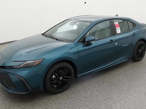 New 2026 Toyota Camry SE image 1