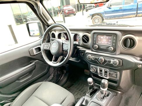 Used 2018 Jeep Wrangler Sport AWD/4WD image 23