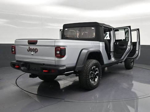 Used 2024 Jeep Gladiator Rubicon w/ Safety Group AWD/4WD image 31